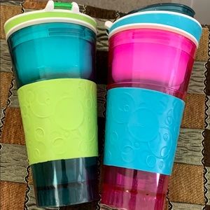 Snackeez snack cups